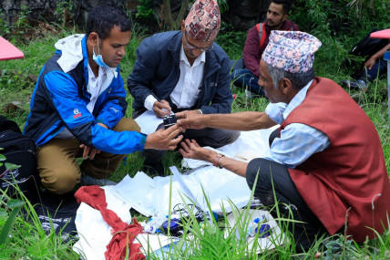 जित्नैपर्ने चुनावी प्रतिस्पर्धाले कमजोर बन्दै लोकतन्त्र