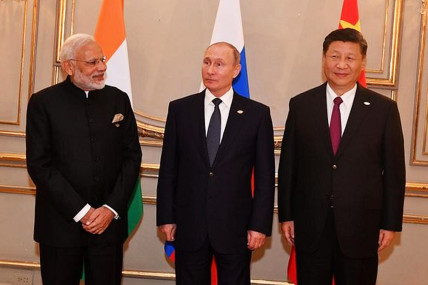 भारत-चीनबीच सेतु बन्न सक्छ रूस