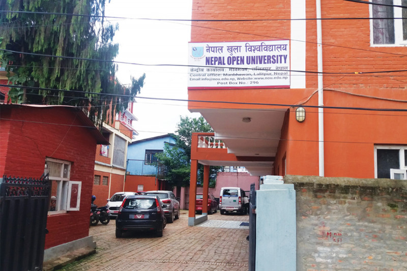 राजनीतिक खिचातानीले अस्तव्यस्त खुला विश्वविद्यालय