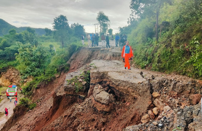 बाढीपहिरोमा २२८ जनाको मृत्यु, अझै २५ सम्पर्कविहीन